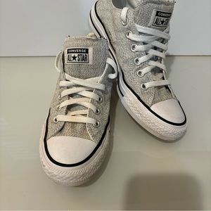 Women’s converse All-Star tennis shoe light, gray size 8